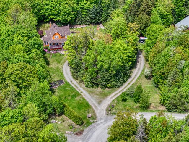 133 Rue Lanthier, Saint-Hippolyte, Laurentides