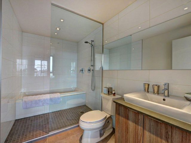 Salle de bains attenante à la CCP